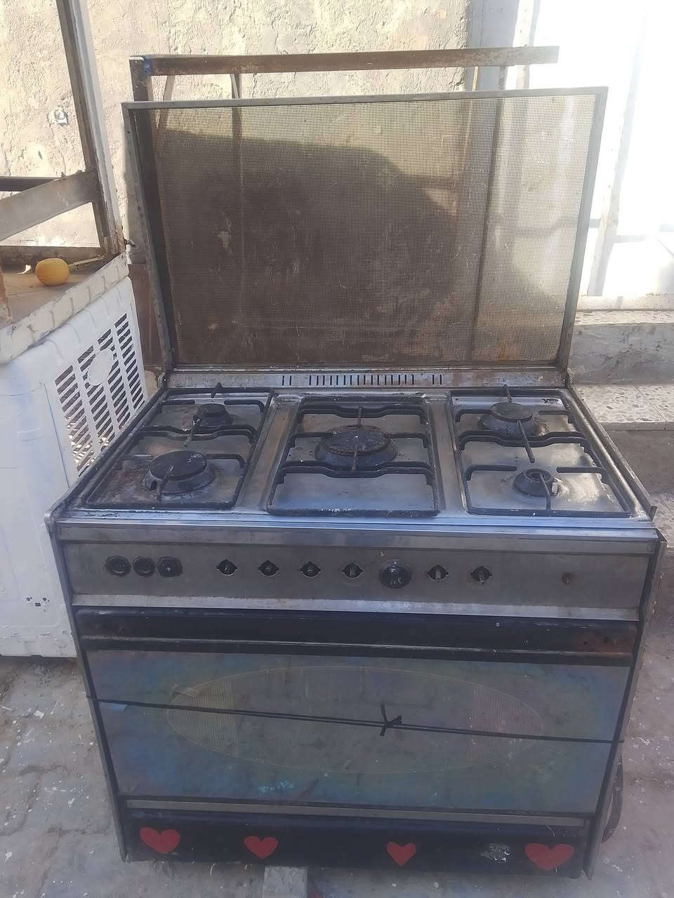 طباخ للبيع عوزه تصليح***********
