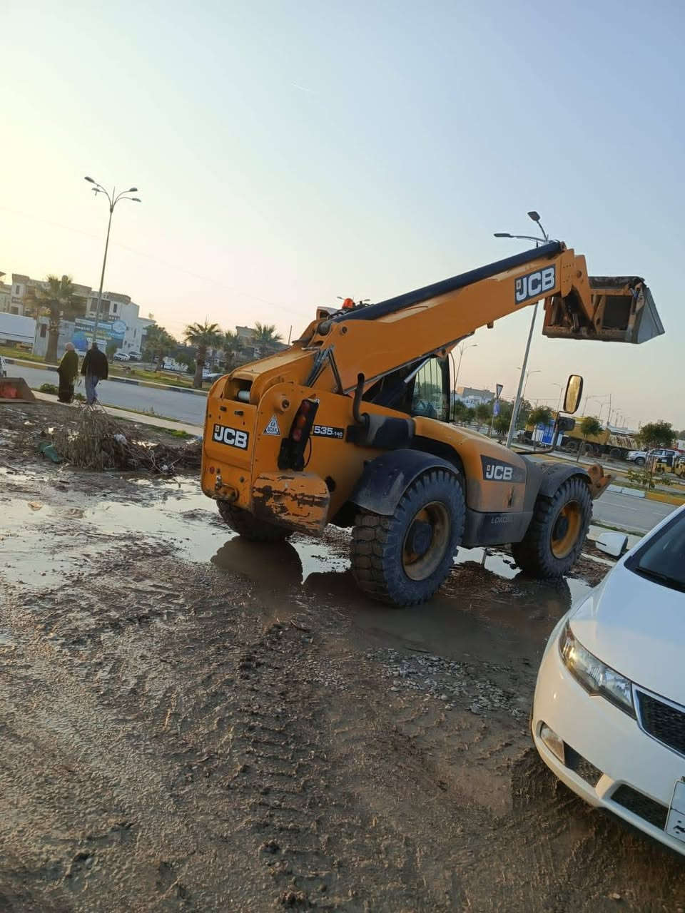 شۆفڵ jcb2010 بۆ فرۆشتن تەنها 8500سەعات ئیش کردنی هەیە هەمووی بەشەرت سعری 450$
ژ،م/***********
