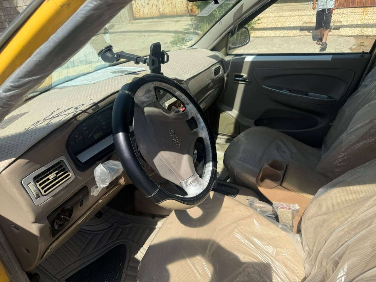 للبيع سيارة شيري كوين ب39 ورقة وبيها مجال بسيط رقم بغداد مشروع وطني محرك يارس كير اوتو ماتيك مع كاربون بانزين  شرط تحويل او وكاله الشرعي بالموصل مبيها لا هيئه ولا غرامات السيارة كاعدة للاتصال***********
