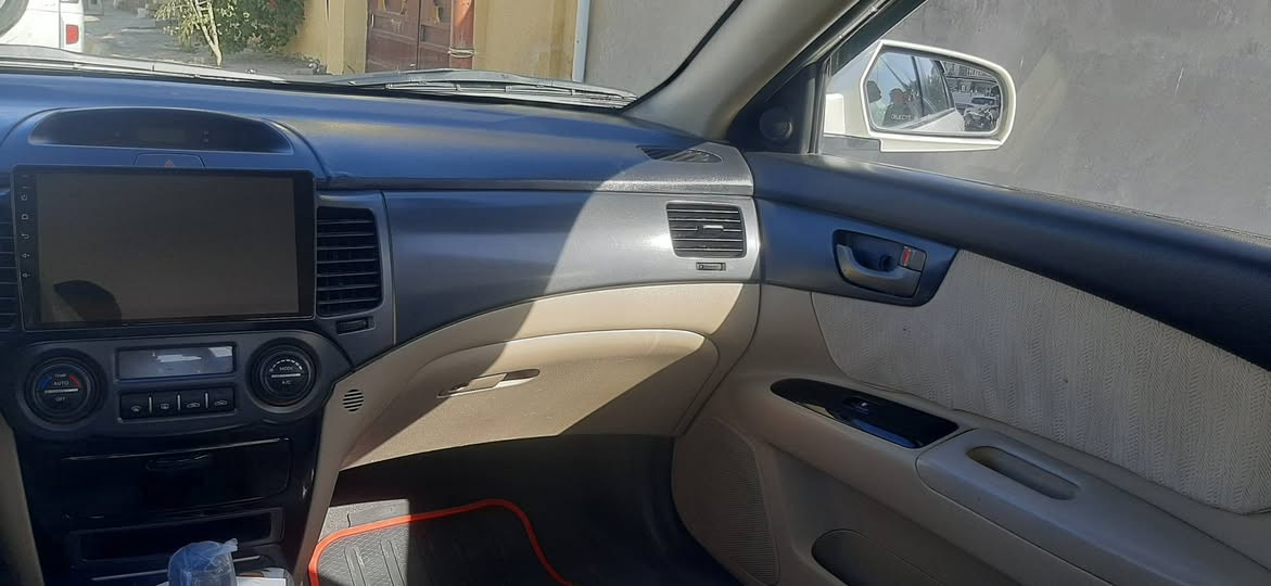 السلام عليكم للبيع كيا اوبتيما موديل 2009 خليجي..سيارة جاهزة گير محرك تبريد تدفئة.. مصبوغة حزام للجمالية بدون ضربة محرك دوش رقم بغداد انگليزي.. اللي بأسمه السيارة جيرانه ضمن المنطقة.. الاتصال على الرقم *********** العنوان واسط.. السعر 105 وبيها مجال  للشراي.
