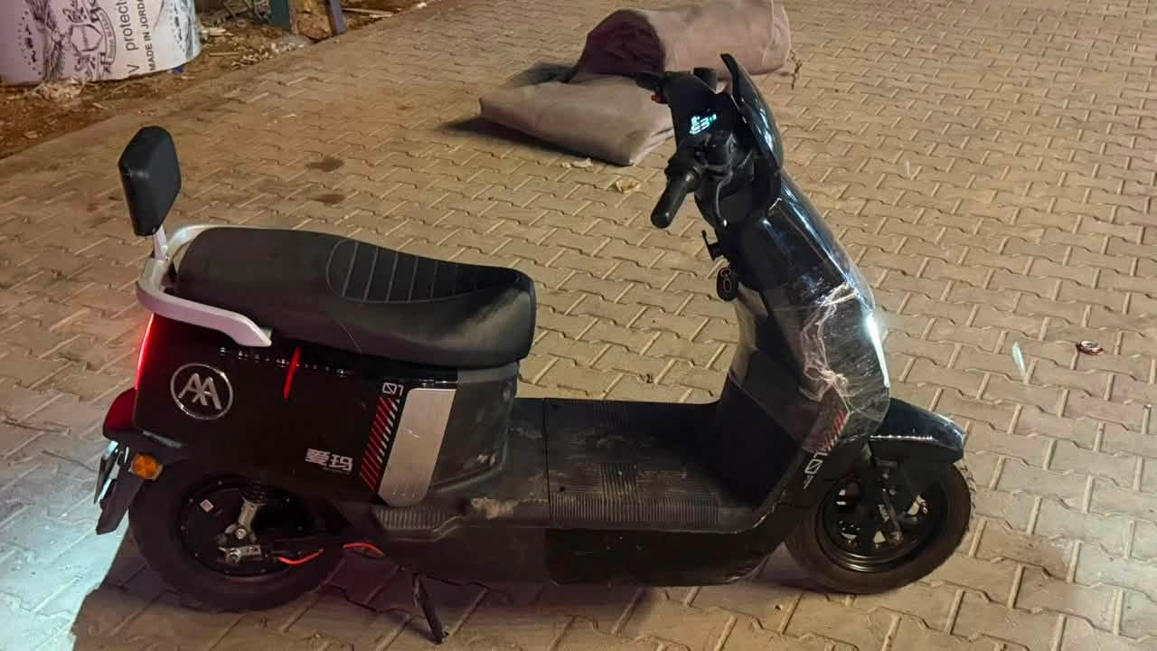 دراجه شحن Max شركة Aima AA صينية درجة اولى ستيرادي الخاص موصيها الي من الصين للعراق موديل 26 الدراجه ضررها بل صوره كلشي بيها شغال شرط أذا مَا تمشيك فوك ال 70 كيلو مرجوع بطاريات بحالة الوكالة ممشاها الحقيقي 5الاف و كسور اشاير بك لايت كلشي بيها شغال بصمه و مفاتيح ثنين مكانها نجف حي المكرمة *********** السعر 875 وبيها مجال للطيبين

