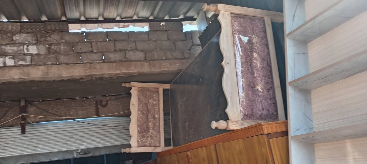 تخت نفر العدد ٤ نظيف جدا جدا مستعمل باب الجديد مجاور نادي الفتوه الرياضي محلات عمر رمزي للاستفسار
***********
***********
