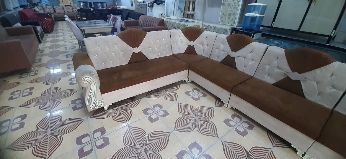 معرض العماد//ديوان تفصال مستخدم نضيف اي عيب مبي للأستفسار ***********//*********** كركوك, العراق
