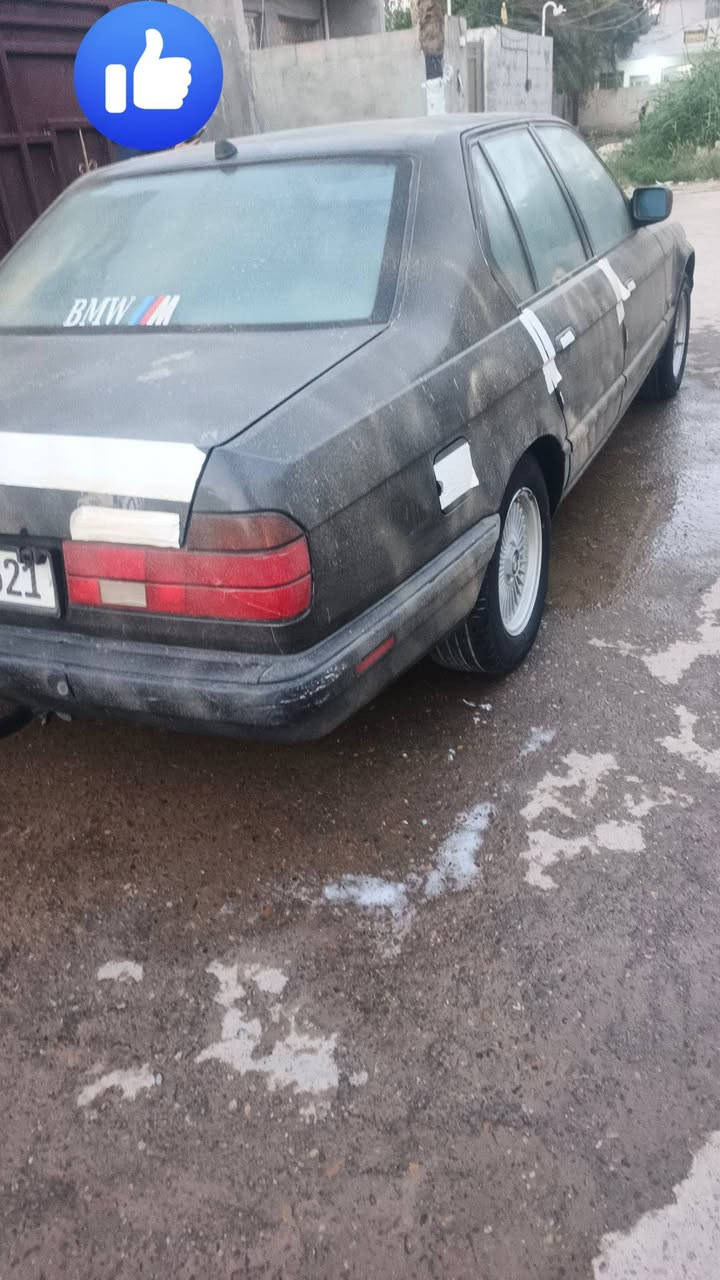 السلام عليكم BMW موديل 92 رقم بغداد دولي سياره كفاله عامه من ضربه صبغ معجون سياره بلاديه تبريد ثلج محرك كير صدر تخم تاير غرفتها جديده اذا مراوس بكيه ام عيون ***********
