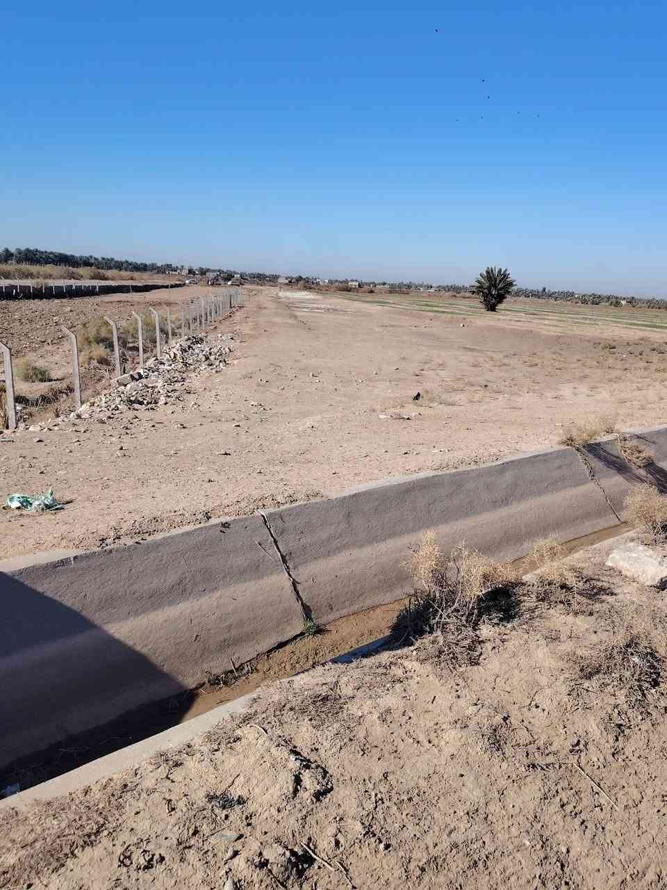 دونمين ونص  للبيع  قرب العلويه شريفه بنت الحسن  طابو زراعي سند 25  ***********
