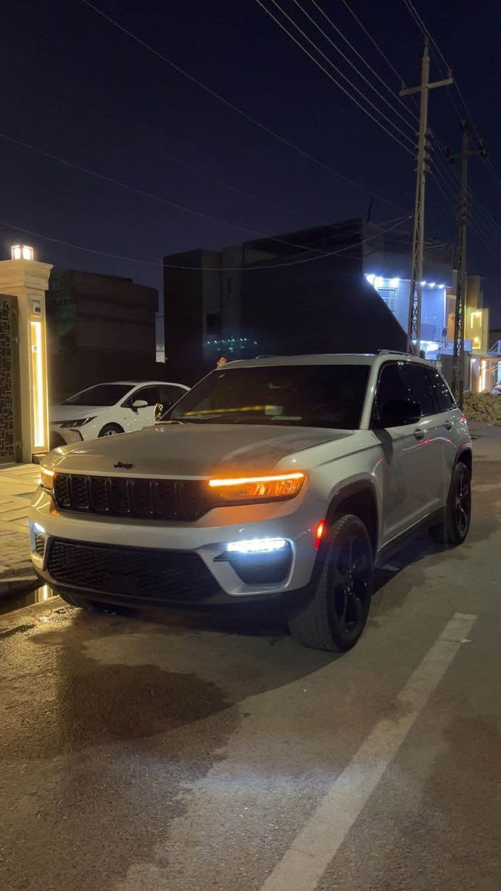 السلام عليكم 

جيب كراند شيروكي لمتد بلاك توب 2024
رقم بصرة 
رقم شهداء سنة ونص تتحول حره 
المواصفات 
*بانوراما
*شاشه حجم كبير
*مقاعد امامية مدفأة
*رادار امامي
*مقود مدفأة 
*مقاعد جلد
*دارات خلفيه
*قيادة ذاتيه
والكثير من المواصفات الثانية 
معروفة مواصفات المتد 
السيارة ماشية 13 الف ميل
الضرر مدكر ايسر وربع الباب و البنيد
جميع الايرباكات سليمة 
اتعهد بالوكالة لحين تحويلها حره
السعر 280 وبيها مجال
السيارة بيها ملاحظات بسيطة 
تفاصيل اكثر الاتصال على الرقم
*********** البصرة, العراق
