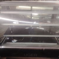 عارضات كيك واجبان ومقبلات للبيع المكان بغداد عوريج الصناعية 0771365097...