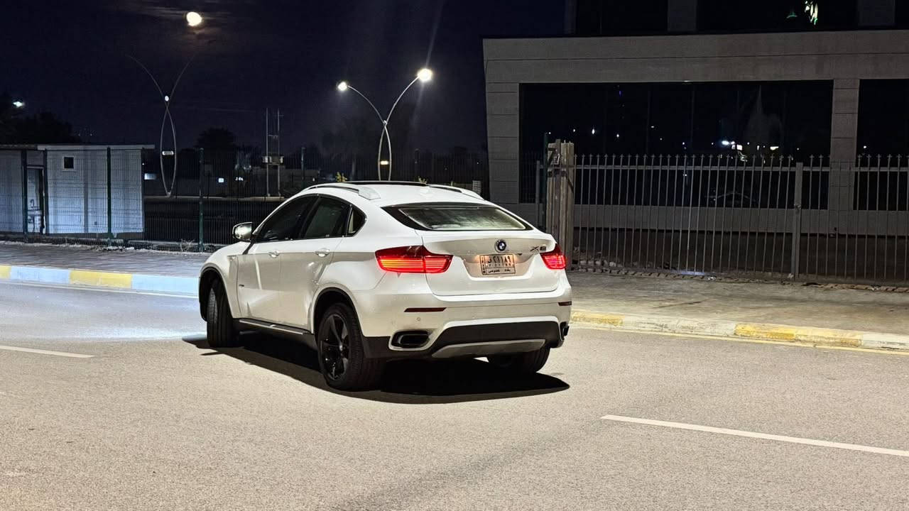 BMW X6 2008 
محرك V8 تون توربو 
السياره خليجي وكاله مكفوله فول مواصفات 
محرك جديد وكفاله هوه والكير 
X drive دفع كلي للعجلات
دبل شاشه 
فتحه سقف
داخل بيجي 
كشنات كهربائية فول وضعيات
جاهزة من كلشي مابيها اي نقص ولا اي عطل ولا اي انذار 
بلاديه كلها 
صدر امامي خلفي جديد 
منظومه لايت زرع عدسات اوزوم وبلوجكتر زنون اصلي يعني ضواها نهار 
سياره نظيفه بدون نواقص مال بيت رقم بغداد باسمي 
تحويل او وكاله جاهز
***********

