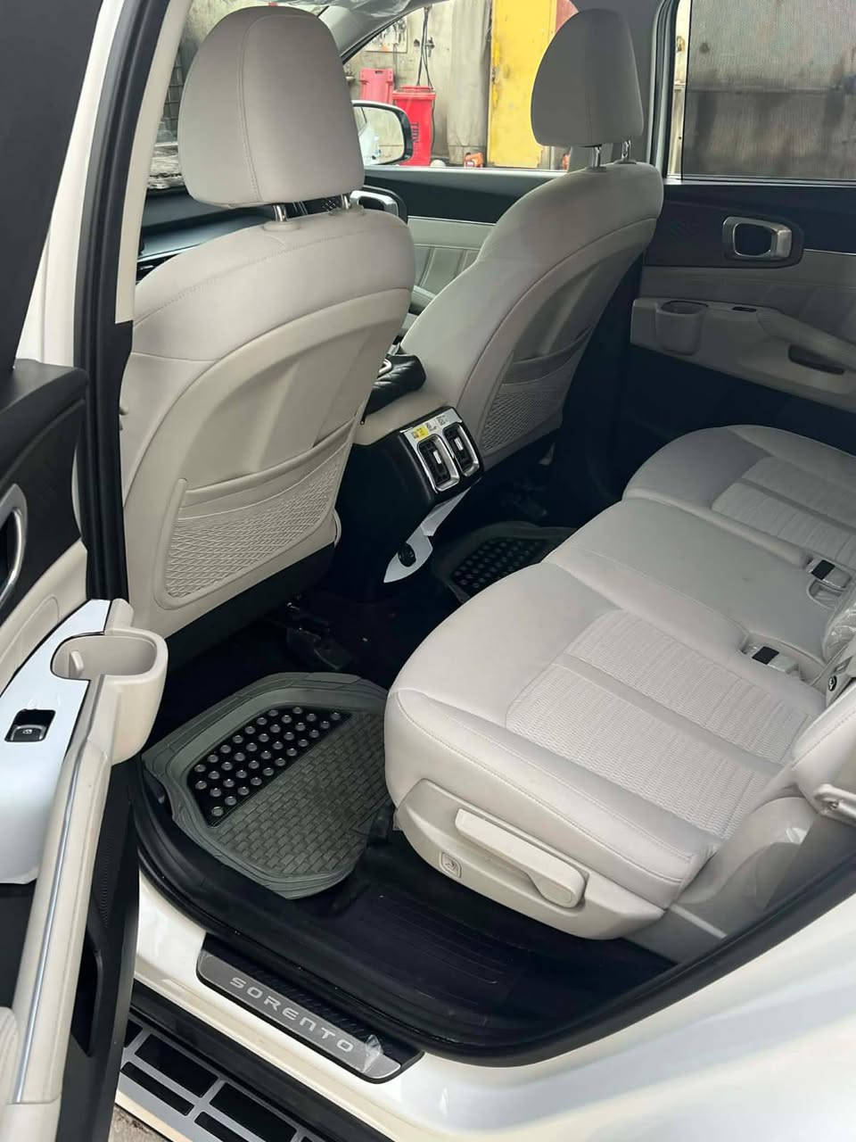 السلام عليكم ورحمة الله وبركاته
للبيع سورنتو 2024 خليجي كفاله وكارتون وبحاله الوكاله

شاشه 

كامره متحركه 

حساس امامي خلفي 

اتو هولد

سايد بريك دكمه

مود درايف

نظام المنحدرات 

مانع انزلاق

صندوق كهرباء 

بردات خلفيه 

مقاعد اماميه كهرباء 

مكينه 3.5 

تشغيل عن بعد 

مرايا كهربائية 

كشاف زنون

اناره داخليه 

كير ماوس

شفتات استيرن 

فول تحكمات 

بقية المواصفات المعروفه 

مكان السياره الناصريه

رقم بغداد بسمي

السعر 305 بيه مجال 

للاتصال ***********
