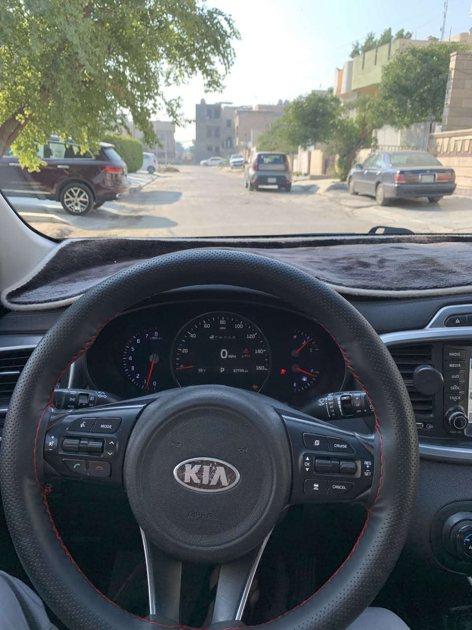 سلام عليكم سورنتو 2017 وارد امريكي فول موافات SX المعروفة حادثها جنطة اشوية خشم الجاملغ ولبنيد بدۉن شواصي وبدون دواخل بيها صفحة السكن شخوط صبغتها فقط للجمالية كير ومكينة مكفول وخير من الله محرك V6 7راكب 5 سماعات انفنتي بعد مواصفات اهواي سعرها ب175 وبيها مجال متواجد واتساب ***********
