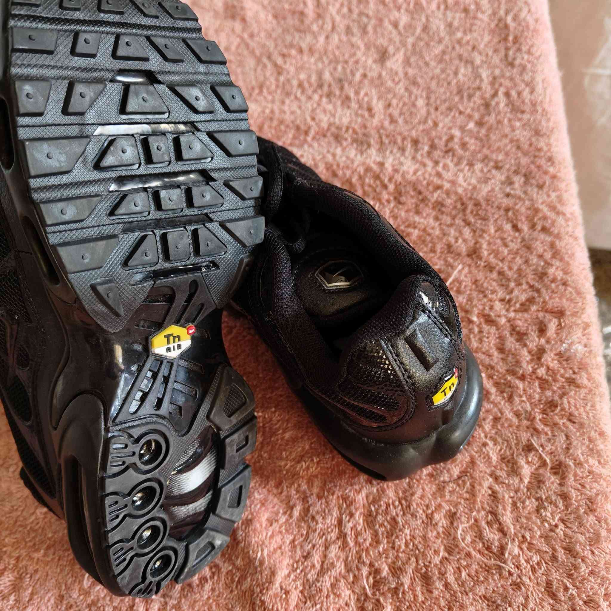 فيتنامي اصلي 40 و41 سعر القطعة 15 الف


**إذا كنت صاحب هذا الإعلان وتريد حذفه لأي سبب، رجاءا أرسل رسالة إلى الدعم الفني**