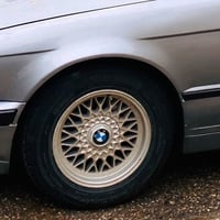 تاير و جنط • قياس ٢٠٥ • مناسب M/M5