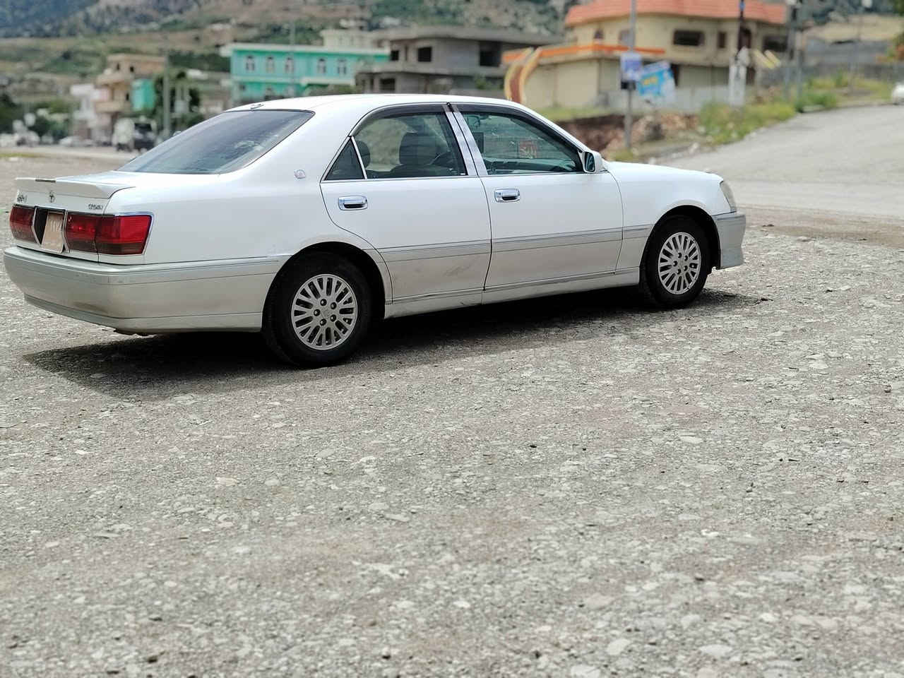 سڵاویی خودالە هە مولایە ک
ملیکە بڕاوە.کودیی هە یە بە ناوخومان
دیفوریی بچوک171
2002.دواکریستاڵ
ناوزە رد.لوک
تایە وویلی لوک.چرکە یی تیدانیە
زورجوانە.ماڵی دوستە
شوین سلیمانی.
***********
