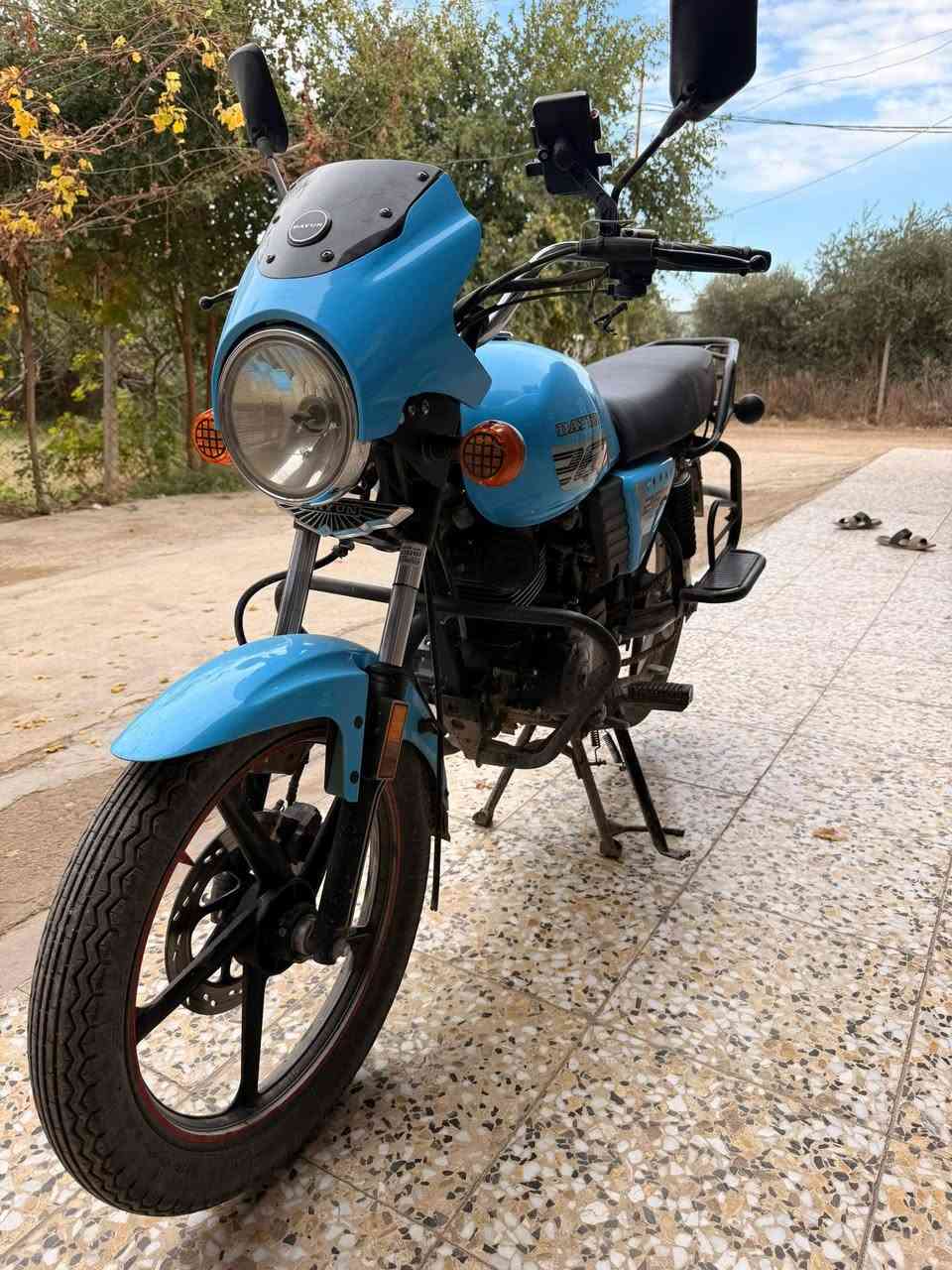 السلام عليكم
دراجه دايوان 
‏موديل 2023

‏دراجه جديده احله من الصور برغي 🔩ما مفتوح بيها الدراجه مرقمه رقم بابل بسمي مداور ثاني يوم سنويه كامله 
الدراجه اي نقص ما بيها كلشي بيها شغال المحرك 150  
مطلعها من الوكيل على ايدي

السعر المطلوب 2250
 وبيها مجال 

‏العنوان حله ابي غرق للاتصال ***********

‏
