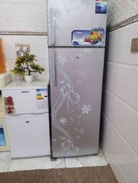 ثلاجتين • نظيفات • القرنة