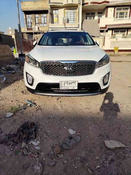 السلام عليكم من رخصة صاحب الكروب المحترم عندي سورينتو 2015 خليجية شكل 16 بيضاء اللون ٧راكب ٣قطع تبريد وشاشة كبيرة وبصمة أبواب وترحيب بالدوسة والمري شفط ولد نهاري ليلي ومقاعد جلد لون قرميدي محرك 6سلندر كير ومكينة مكفولات بيه بس جاملغ خلفي مصبوغ وبيه كصة البنيد صبغ والباقي مكفول السعر 205 ورقة وبيه مجال بسيط رقم بغداد بسمي للاتصال *********** سيد سعد
