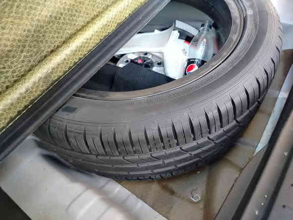 سلام عليكم 
كيا سبورتج خليجي مديل 2020 
السياره جديده ماشيه 32 
مكفوله كفاله عاعة لابارد لاصبغ ولا شخوط 
فقط رصعتين كلش صغار 
المواصفات 
شاشه اصليه انفكيشن اريل 
مري شفط 
حساس امامي خلفي 
رقم بغداد ب اسمي مكانهه بغداد الكرخ 
السعر 218 بيهه مجال بسيط جدا 
رقم الهاتف ***********
