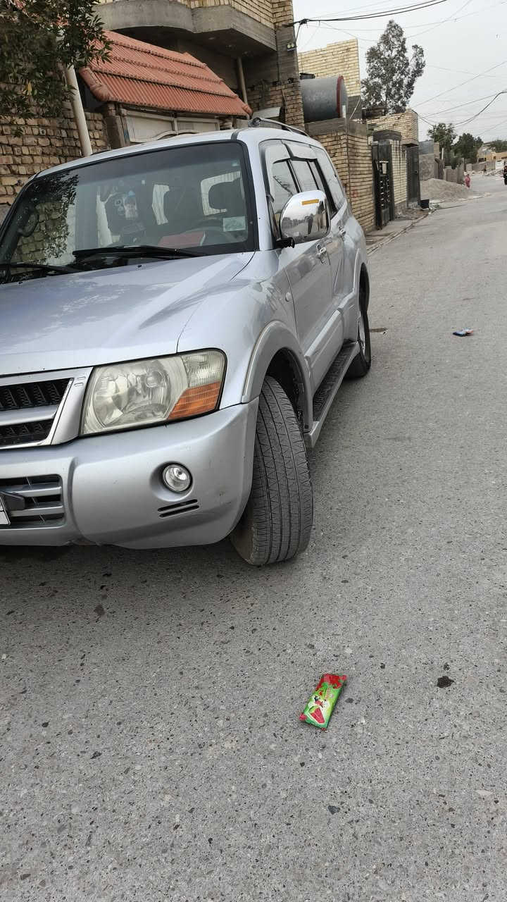 السلام عليكم سيارة باجيرو 2007 كفالة عامة من ضربة ومن كلشي السيارة جاهزة و خير من اللة بيع أو مراوس ب أوبامة أو جارجر حسب القناعة السيارة فور ويل جرس المية وعشرين شغال 
تخم تأير تبريد تلاث قطع  جديد السيارة بلادية *********** بي واتساب
