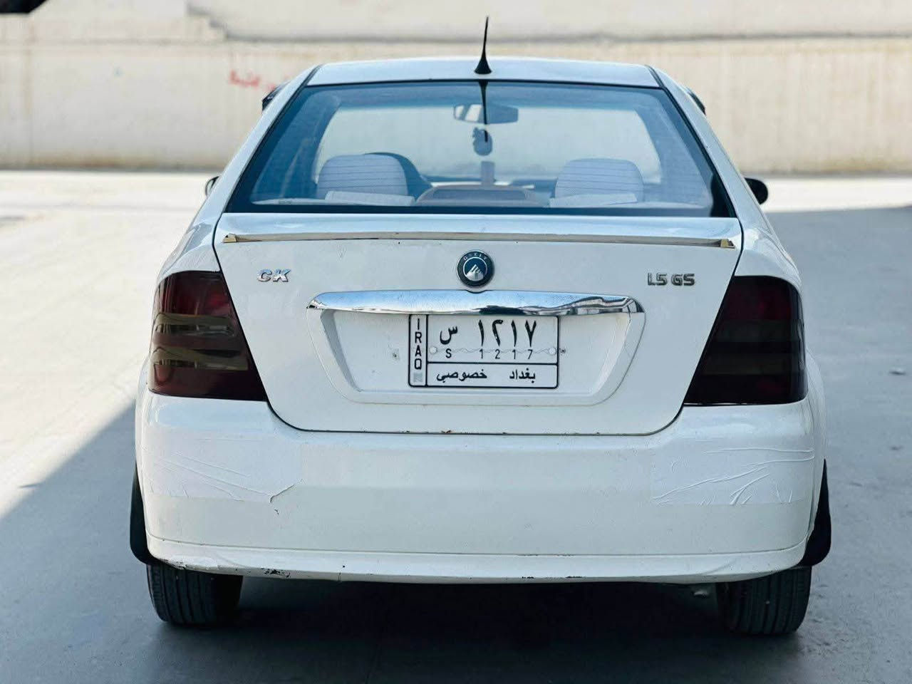 للبيع  فقط  
سيكي لون ابيض 
بدون ضرر بيها كم قطعه ع بارد بالبوند وباب 
جاملغ يرادله صبغ 
ماشيه ١١٥
جامات كهرب 
كير محرك شرط 
ويل كب 
السعر 💸 35💸
مكان السياره موصل 
  الاتصال على الارقام
***********بيه واتساب
*********** موصل, نينوى
