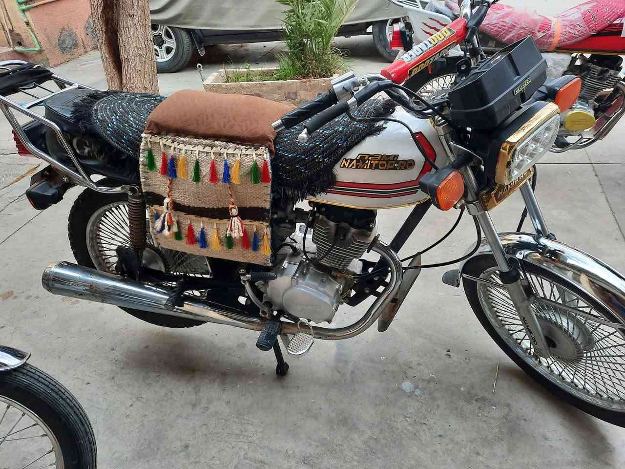 سلام عليكم دراجه نامي برو محسن موديل ١٩ للبيع مع الأوراق العنوان خانقين الشراي يتصل والمو شراي لايتصل السعر ٥٧٥ بي مجال بسيط ***********
