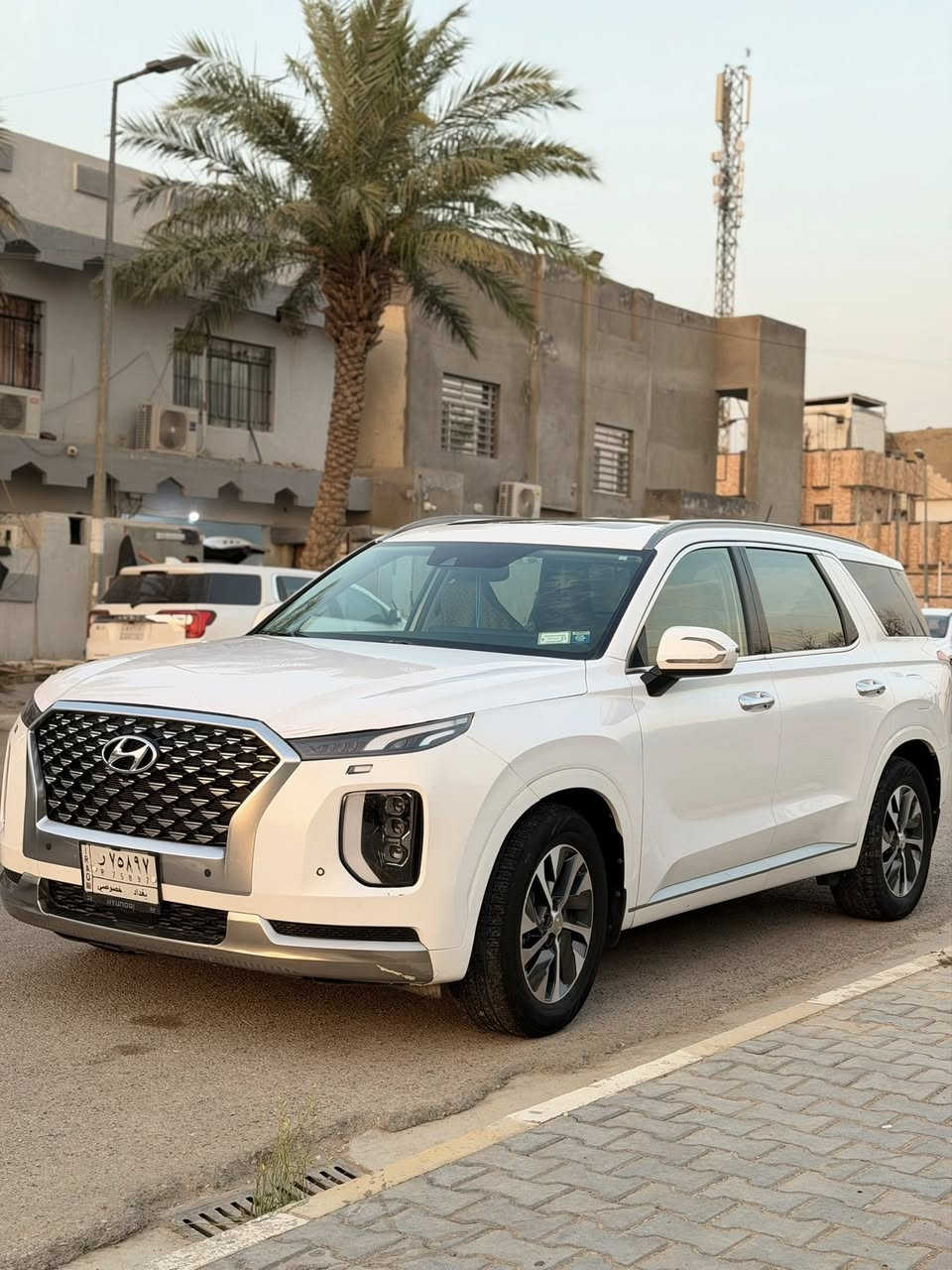 بلسايد 2020 رقم بغداد فول مواصفات بدون حادث 
بس دعاميه 
7 راكب 
3800 محركها 
كشنات منفصله 
العنوان واسط كوت داموك
***********
