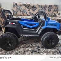 سيارة أطفال • شحن • استعمال قليل