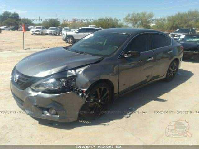 السلام عليكم التيما للبيع موديل 2018 وارد امريكي باسمي رقم دهوك الدولي ماشيه ٨٩ الف ميل فقط بيها صبغ ثلاث قطع جاملغين الامامي وبنيد السياره حلوه وكاعده مال جناي مناقصها اي شي صدر امامي خلفي حداديه كلها بحاله ممتازه السياره فئه ال sr مواصفات ال sr معروفه شاشه كامره قفل مركزي شفتات بالستيرن  بصمه  كشنات جلد كشن كهرباء ابواب بصمه دخول ذكي 
سعر السياره 113 ورقه وبيها مجال 
مكان السياره الانبار الفلوجه 
للاستفسار
 ***********
