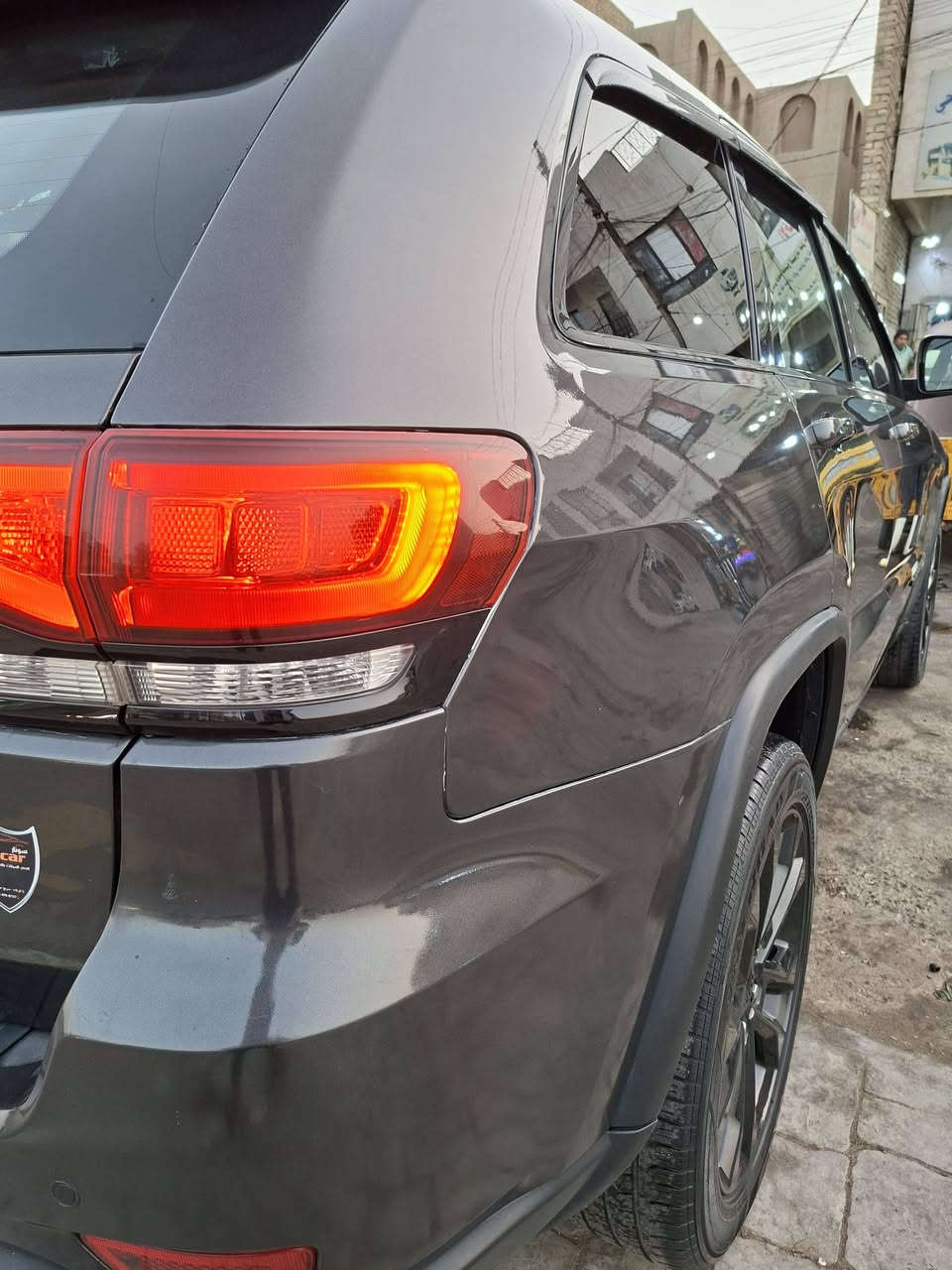 سلام عليكم جيب موديل ١٧ فول السياره
شاشه جبيره 
مكينه ٣٦٠٠
بوب كهرباء
بلاك توب
تحويل مباشر 
حادث امريكه فقط جاملغ وبل عراق اثر شخوط بيها مكانات صبغ صار كير مكينه كفاله تبريد ثلج ماشيه ١٨٠ الف 
السعر المطلوب ١٦٢ بيها مجال بسيط 
كفاله من الشواصي والدواخل  
سياره فول فول 
رقم الهاتف ***********
