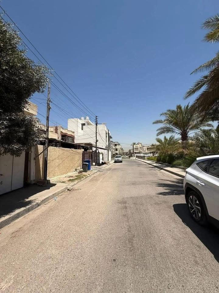 للبيع دار تفليش في السيدية 

دار تفليش المساحه 250 متر واجهه 10 متر نزال 25 متر

📍سند مستقل 

شارع 15 متر مع تشجير مقابل الدار 

الموقع الضباط مربع جامع الكبيسي مقابل الدار تشجير 
 
                           يباع كامل او قسمين 

عندك بناء 🏗️ وما عندك وقت تبني نحن نبني لك بأسعار تنافسيه وبكوادر هندسيه مع توثيق مراحل العمل بالتصوير حتى تكون مطمئن

‏‎المراسلة عبر الصفحة او الاتصال على الأرقام التاليه

عندك عقار تريد تستثمرة ومتعرف شلون ❗️

تكدر كلشي تسوي تبيع وتشتري وتستثمر وأنت مطمئن 💯
‏‎📲 أرسل رقم (1) وسيتم الرد عليك فورًا 

للاسـتفسـار الاتـصال علـى الارقـام التـاليه  او زيـاره مكـتب الجغامي للعقار السيـديه_شارع الضـباط_ بداية شارع سابلية مجاور مدينة العاب

للاستفسار ***********

━━━━━━━━━━━━━━━
#بيت #عقارات #منزل #بيع #وساطة_عقارية
#شركة #سيدية #بغداد #عراق
#عقارات_السيدية
#عقارات_الكرخ #ايجار_تجاري
#بنايات_سكنية
#عقارات_القادسية #عقارات_اليرموك #عقارات_المنصور
#عقارات_الحارثية #عقارات_الكاظمية #عقارات_الاعظمية
#عقارات_العطيفية #عقارات_حي_الجامعة
