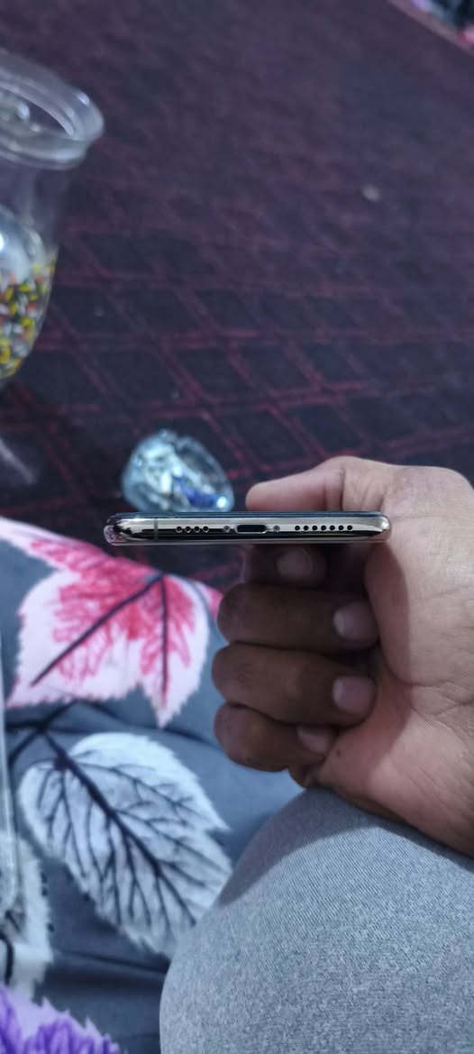 السلام عليكم اكس ماكس دبل شريحه ذ256 بطاريه 78 مبدل ضهر فقط ب275وبي مجال رقم الهاتف ***********
