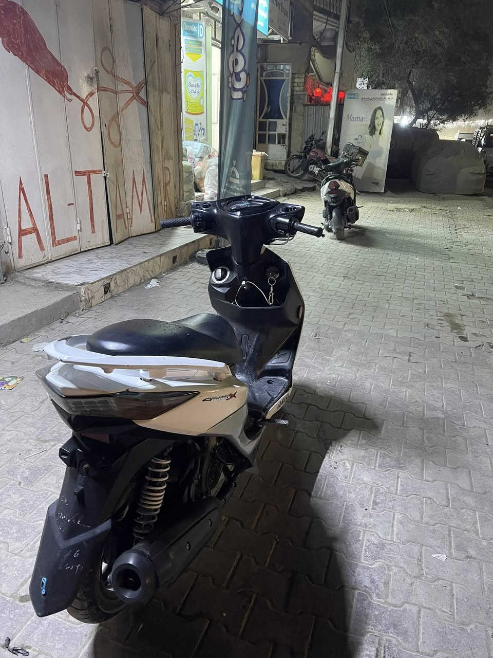 سلام عليكم للبيع دراجه سكنس لد ياباني الأصلي ستان حساس نوزل خطين طلاعت دراجه جديده مال رمبه مكينه  اذا برغي مفتوح ترجع بعد الاصلي اوراق كامله دراجه جديده مال رمبه مكفوله كفاله عامه شلعه معدل خير من الله شرط علفحص مكان بغداد كاظمية مستعجل على بيعتهه والاستفسار والسعر خاص ما متواجد فيس ( ***********
