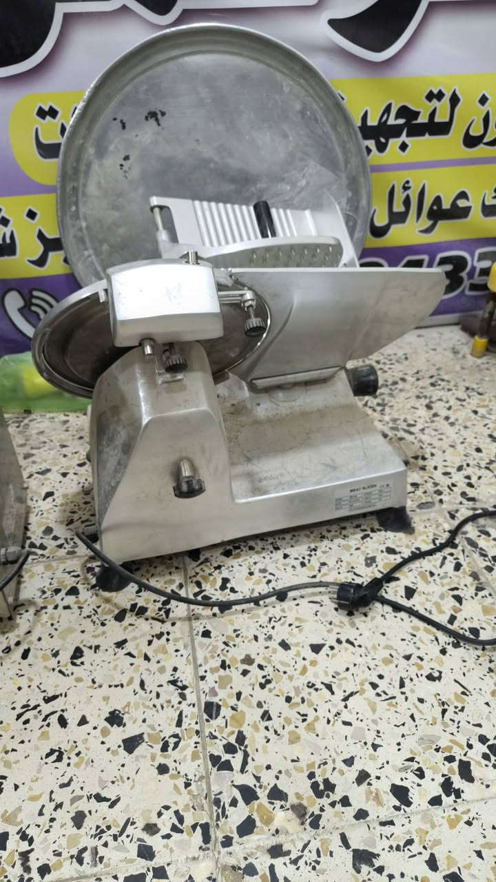سلام عليكم
للبيع مكينه فلافل بكامل محتوايتها + كتر تقطيع شرائح شاورما + كوسره تنزيل كص
مستخدمات شهر فقط
***********
