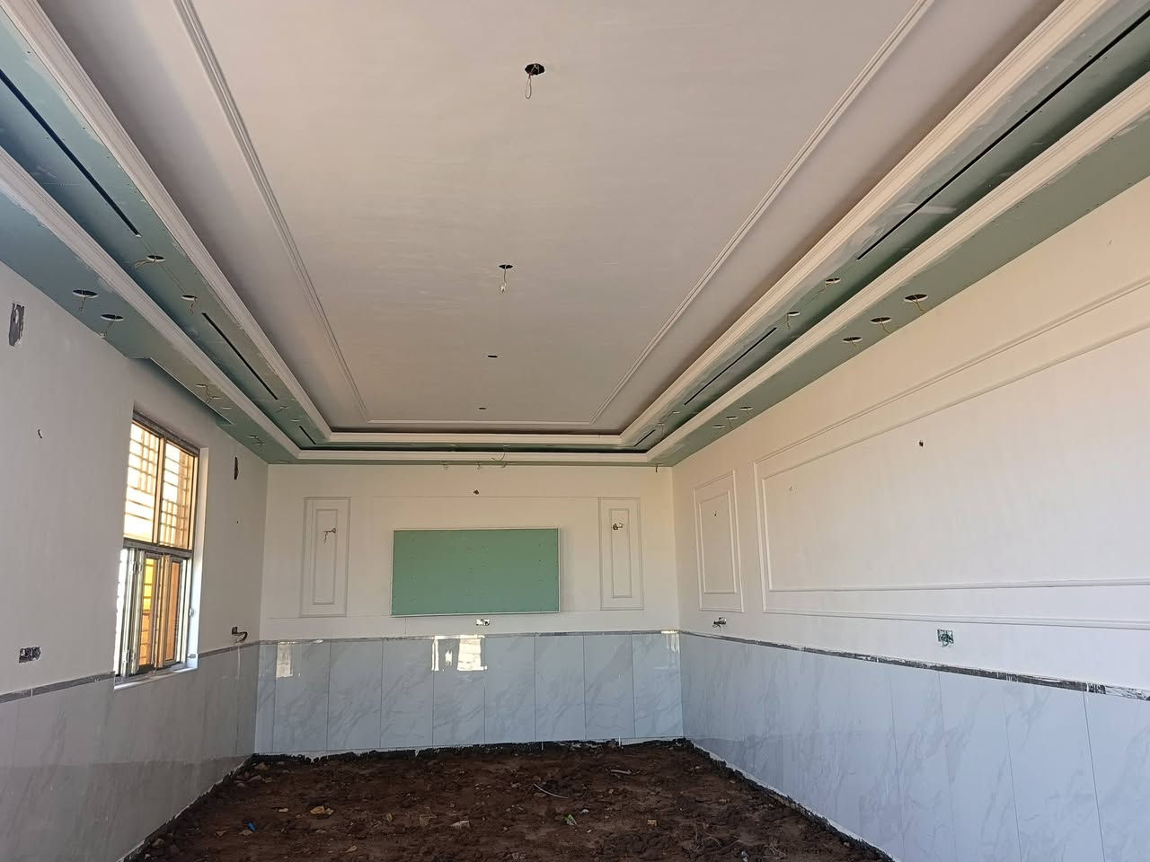 عملنه ترميم وتشطيب المنازل لبخ مخمر ديكور مغربي صبغ سحب معجون سقف ثانوي للسستفسار  مراسله الصفحه اوالاتصال ع ***********
