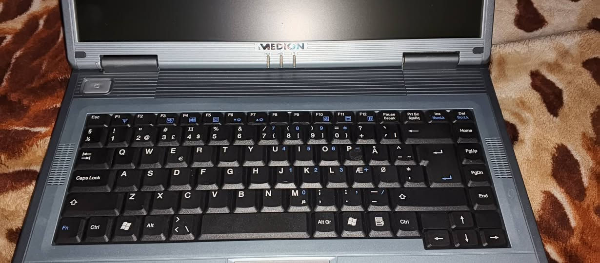 🔺Medion ميديون🔺
جهاز وكاله من النوادر 2002 كيبورد بس انجليزي ماخذه وكتله 2003 من دنمارك 
سعر خاص توصيل موجود
بطاريه اصليه منتهية يشتغل بس كهرباء 
يتصل على انترنت عادي


**إذا كنت صاحب هذا الإعلان وتريد حذفه لأي سبب، رجاءا أرسل رسالة إلى الدعم الفني**