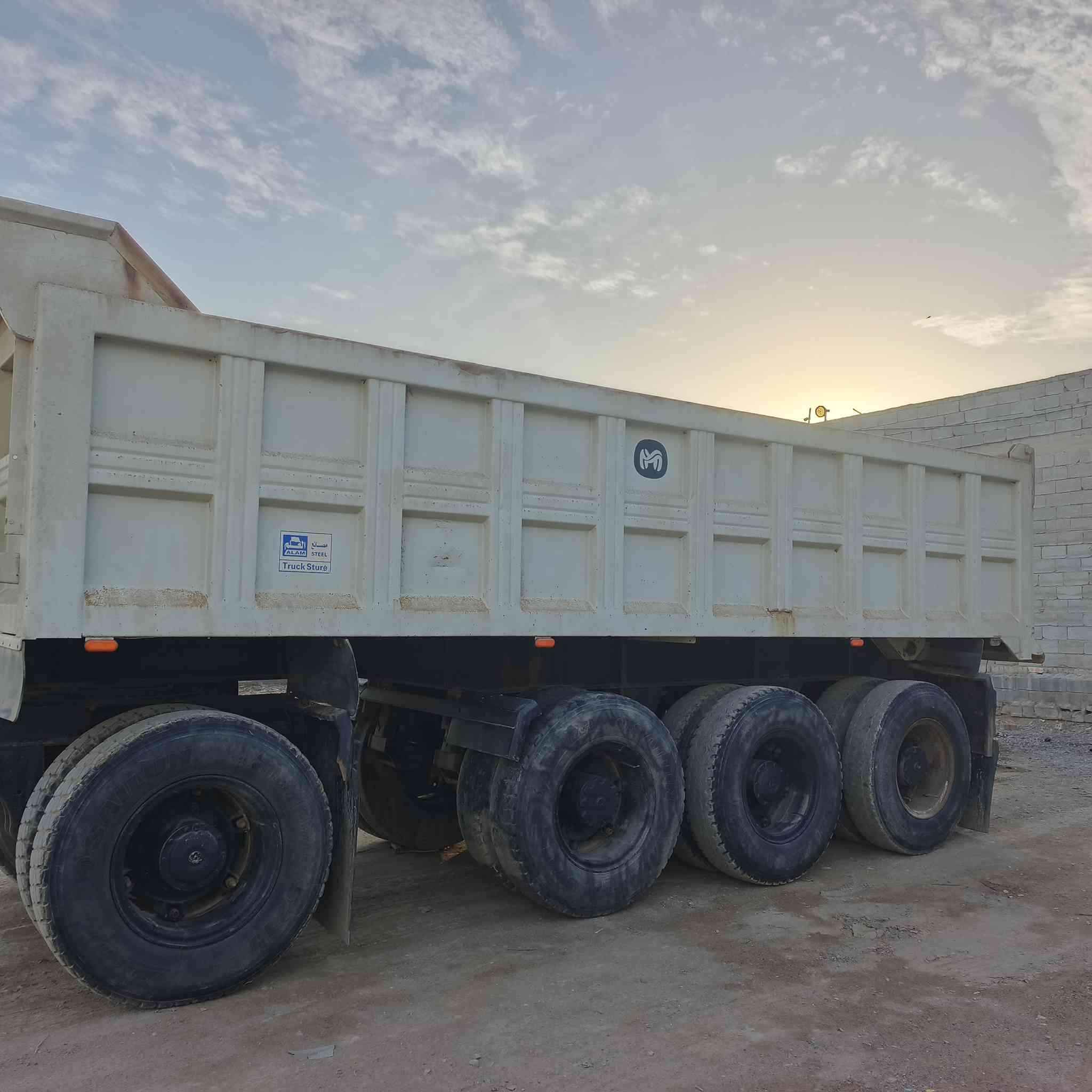 مقطورة علم للبيع طول٧ رقم ***********
