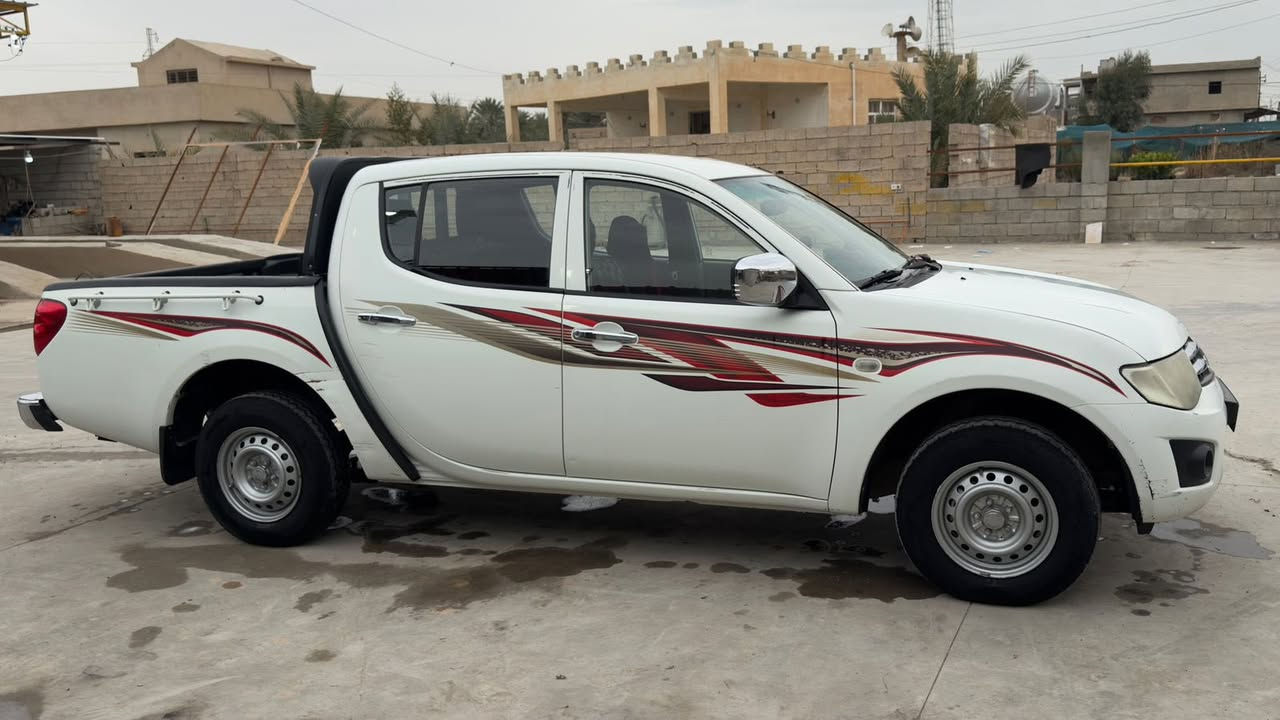 1: ميشوبيشي 2015
2: رقم بغداد
3:ماشيه 307 مكفوله من الصبغ
4:سياره جاهزه على آخر حبايه
5:تحويل مباشر 
6:مكان السياره صلاح الدين قضاء العلم
7: بيه تعديل بارد طارف الجاملغ الخلفي عكس السائق
8: السعر 140$ وبيه مجال للشراي
‭0783 877 3375

ملاحظه محرك كير بشرط بدون تنقيص وبدون فتح ولا تبخير
