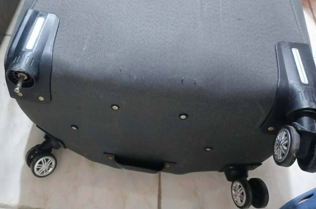 بقن بس ذني قويات كلش ونضيفات.. الرصاصي بيها عيب بسيط الچرخ مالته طايح مثل ماموضح بالصوره 
ب20 الوحده اخير قطع لحگي عليهن


**إذا كنت صاحب هذا الإعلان وتريد حذفه لأي سبب، رجاءا أرسل رسالة إلى الدعم الفني**