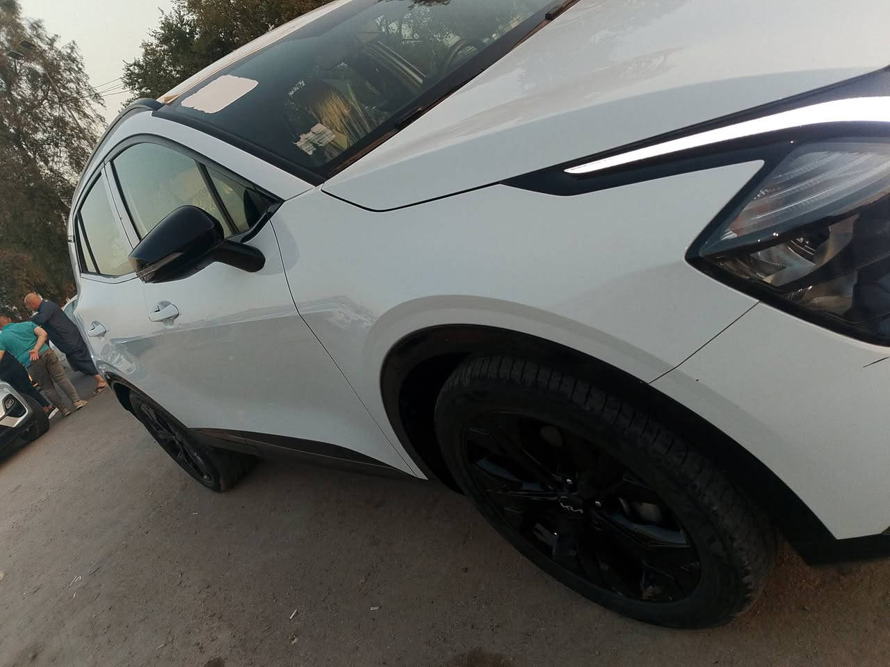 السلام عليكم 
سيورتج موديل 25 خليجي وضع شركه 
فول مواصفات من عد فتحه 
محرك.2000
دوش
رقم بغداد نكليزي سنويا جديد بسمي سنويا 
سعار سياره 230بي مجال 
العنوان بغداد نتصل تدلل على رقم 
***********
