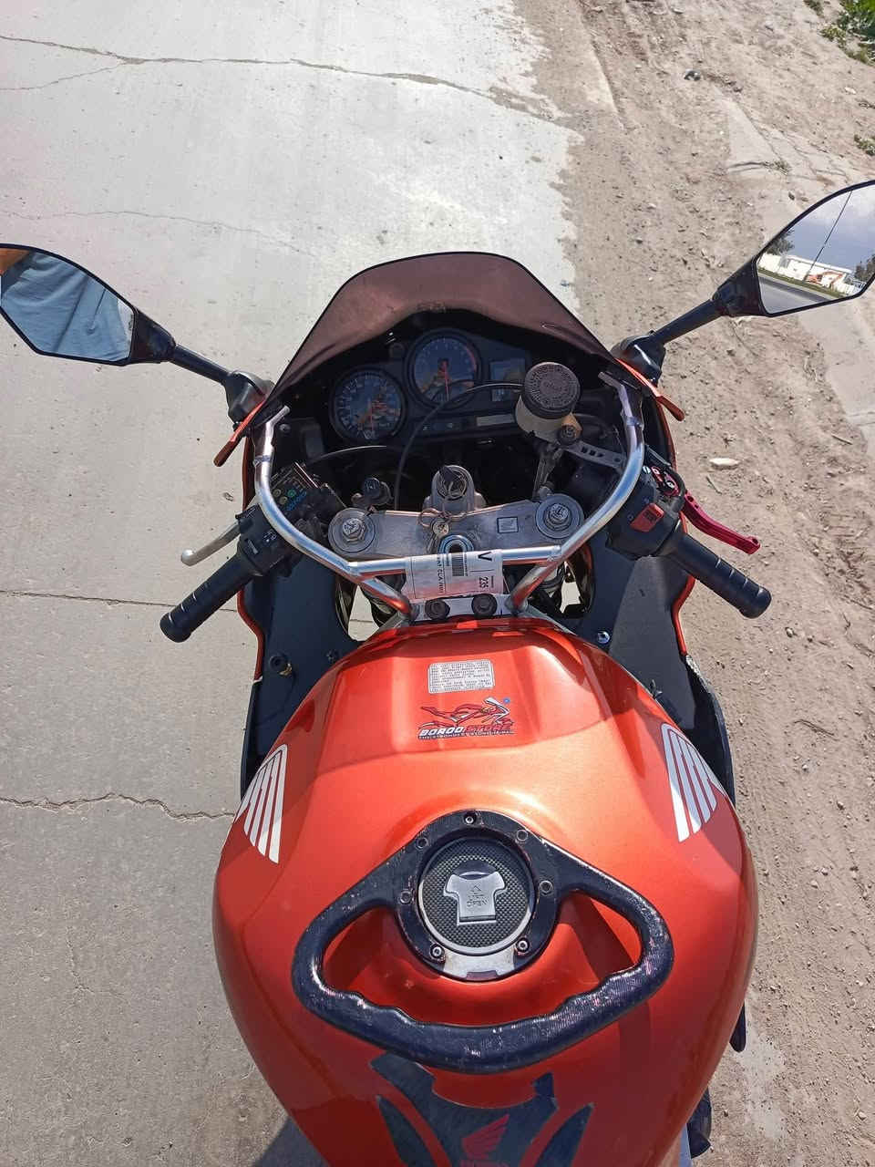 سلام عليكم اخوان دراجه للبيع 919 CBRمكينه مفتوح بطناش شرط اول ثاني ثالث تراي وين ميعجبك تطلع مكاني كركوك سعر 15 بيهه مجال للشراي. ***********
