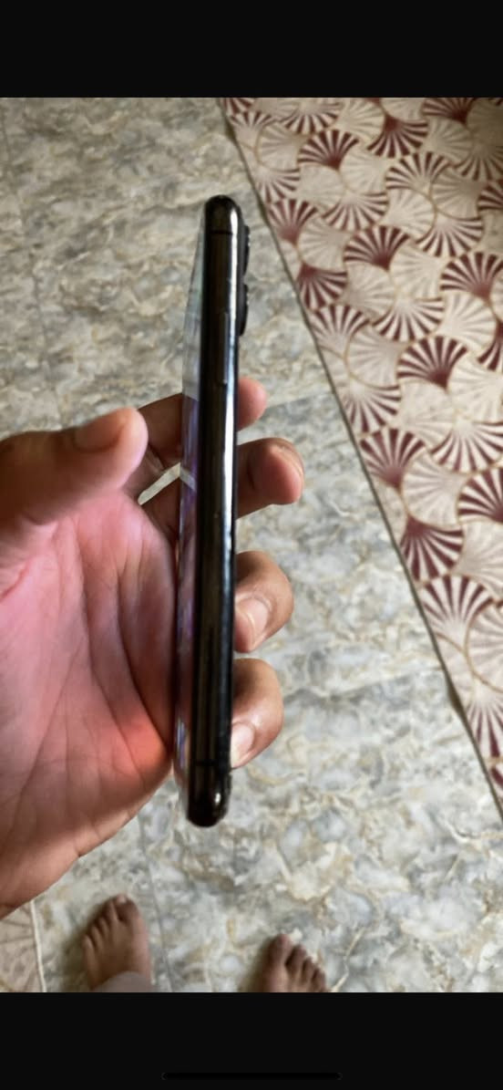 ايفون xمستبدل شاشه وبطاريه ذاكره ٢٥٦كله شغال قيم واخذ ب اليرضي الله ***********بي واتساب
