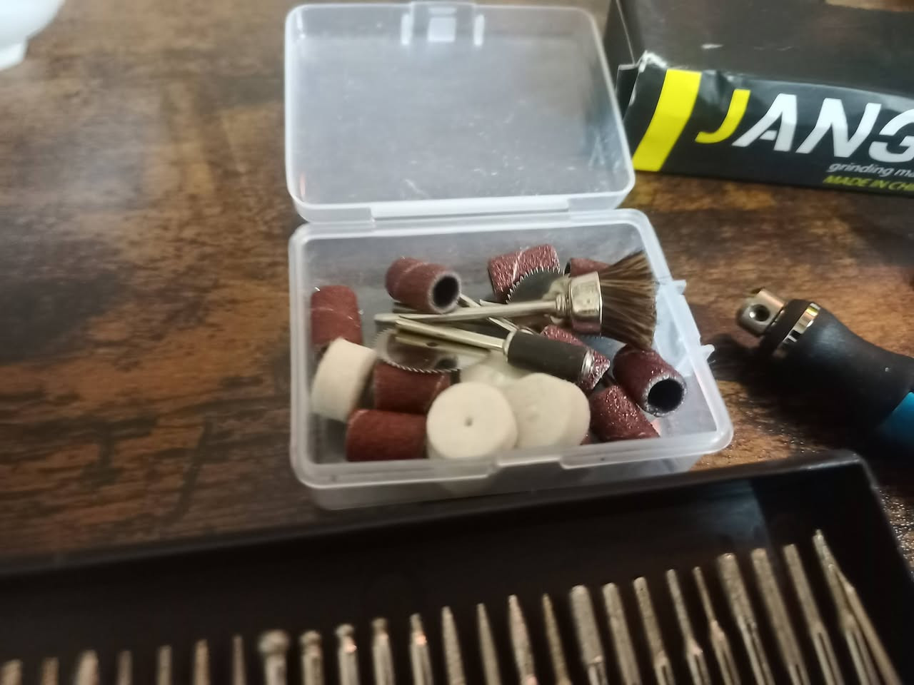 جهاز حفر على، شحن كامل ملحقات شحن تايبسي
السعر 15 الف


**إذا كنت صاحب هذا الإعلان وتريد حذفه لأي سبب، رجاءا أرسل رسالة إلى الدعم الفني**