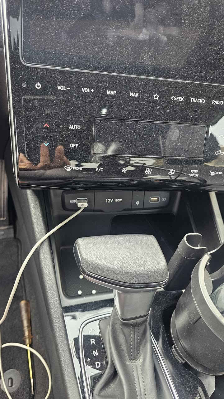 ياالله
السلام عليكم بيكم سانتا كرزو2024  وارد امريكي
Hyundai Santa Cruz   2.5L
حجم المكينه : 2500
المسافه المقطوعه  ١١الف كيلو
الضرر :  باب وبنيد  جاملغ بارد صور الحادث موجوده فعصات 
الايرباك : برده وستيرن 
المواصفات
.بصمه
فتحه
كشن كهرباء
ويل كب
5.رادارات 360 درجة
6.تشغيل عن بعد
7.لايتات لد
لايتات زنون
اشاير بالمري
تحكم
11.كامرة
12.كشنات كهرباء
13.مود سرعة
قيادة ذاتية
اوتو هولد
14.هندبريك بصمه
15.هيترات بالكشنات
اي ستفسار اتصل على رقم ***********

مكاني بغداد اليرموك
 تفاصيل إضافية:
• رقم السيارة: أربيل الدولي الجديد
• باسم الشركة – وكالة أو تحويل مباشر 
• لون السيارة: ابيض ثلجي
اريد مراوس
