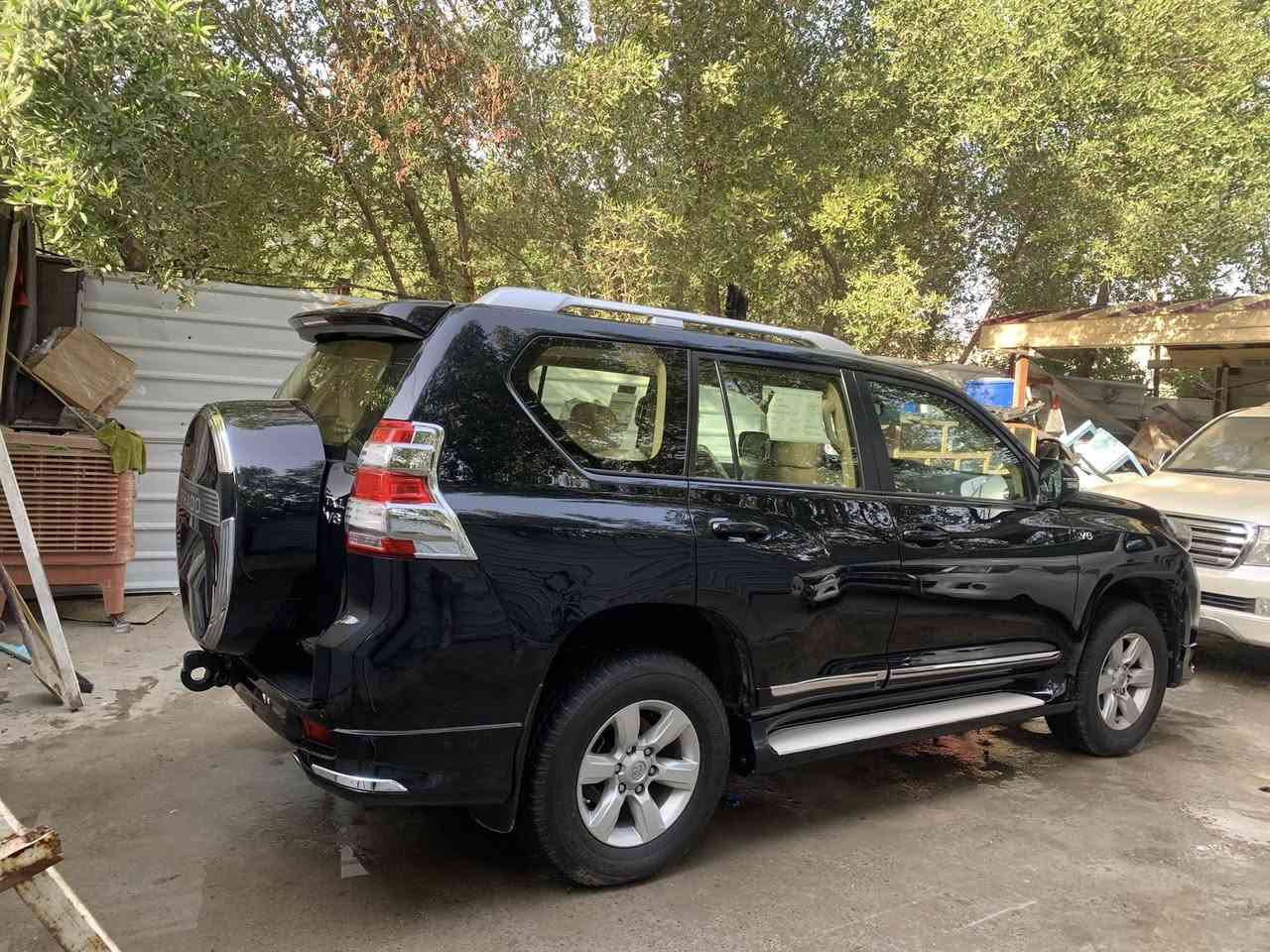 سلام عليكم عندي سياره البيع برادو موديل 2017 رقم سليمانيه سيارة فول موصفات مكفول كفاله عامه سيارة حلوه وجديده عنوان بغداد ولشراي يتصل عل رقم ***********
