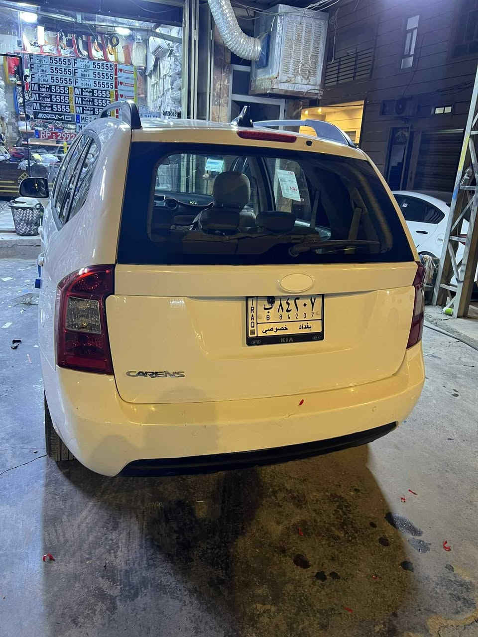 سلام عليكم
سياره كيا كارنزه خليجي موديل ،2010
سياره مال جناي غير متعوبه مكفوله من 
الضربه وصبغ بيه كم مكان اشخوط خفيفه
سياره فتحه بل قماره كامره دواره سبعه راكب 
رقم بغداد مكان سياره كربلاء قضاءعين التمر
للستفسار اكثر اتصل ع الرقم ***********
غير متواجد ع الخاص رجااااء  اتصل وبل خدمه  اسف ع الطاله
