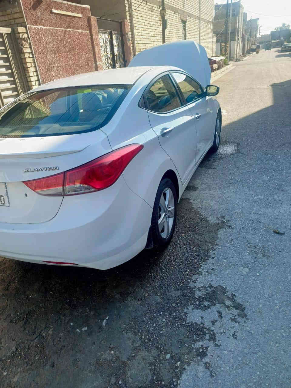 السلام عليكم النترا 2012سيارة باسمي رقم بغداد السعر 110 بيها مجال العنوان الشعب قرب سيطرة الشعب رقم هاتف ***********
