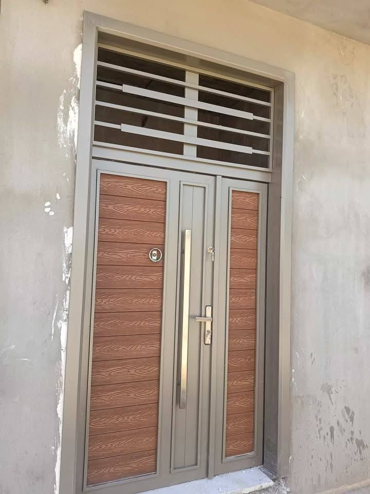 معمل بركات الزهراء الحداده عن توفر عروض خاصه بالاسعار لشهر رمضان المبارك وتشمل كافو أعمال الحداده الأبواب والشبابيك ومحجرات والسقائف إستفسار اتصال *********** وتساب *********** او زياره مقر عملنا الكئان في سماوه بدايه سكك مقابل أسواق الغدير بادارة حيدر الحداد
