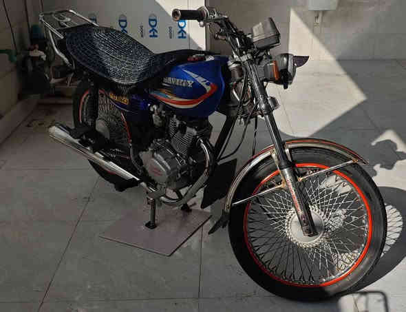 سلام عليكم 
ماطور للبيع اربعه كير تايكر موديل ١٩ بدون اوراق دراجه نضيفه من ناحيه كلشي سعر ٤٠٠ وبي مجال شراي خابر وتدلل ***********
