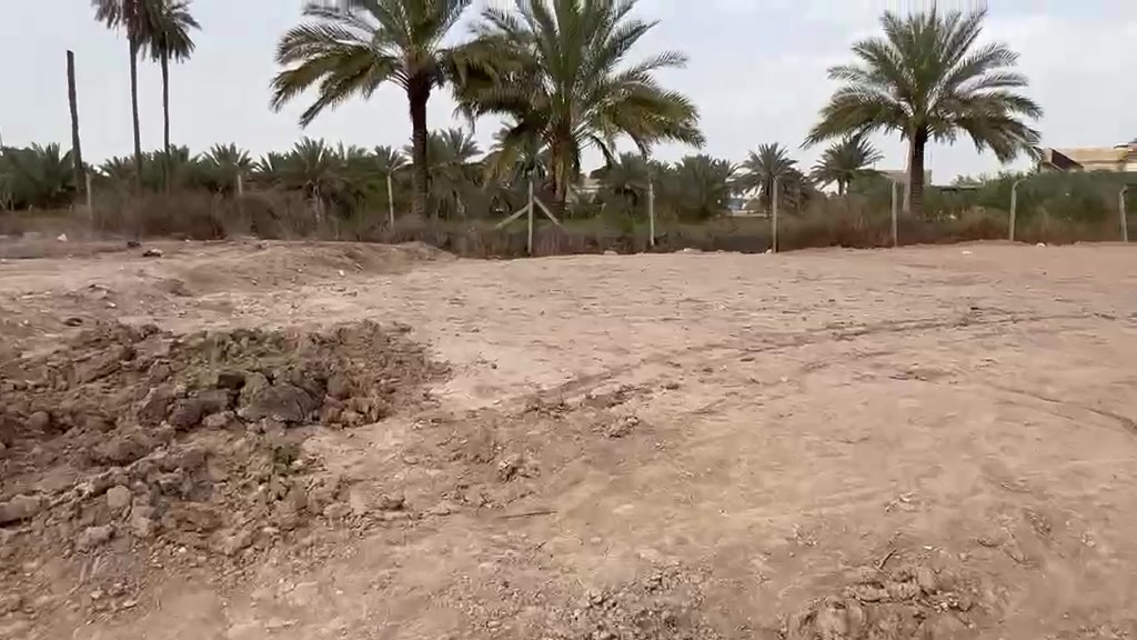 السلام عليكم 
قطعه زراعيه سند ٢٥ إقرار محكمه ٢١٠ متر واجهية ١٠ ونص منطقه الكص الشمالي قرب الجسر الجديد قريبه ع شارع خدمات ماء كهرباء إنترنيت ضوئي موقع حلو منطقه مرتبة جدا وبسعر مناسب 
الاستفسار /***********
