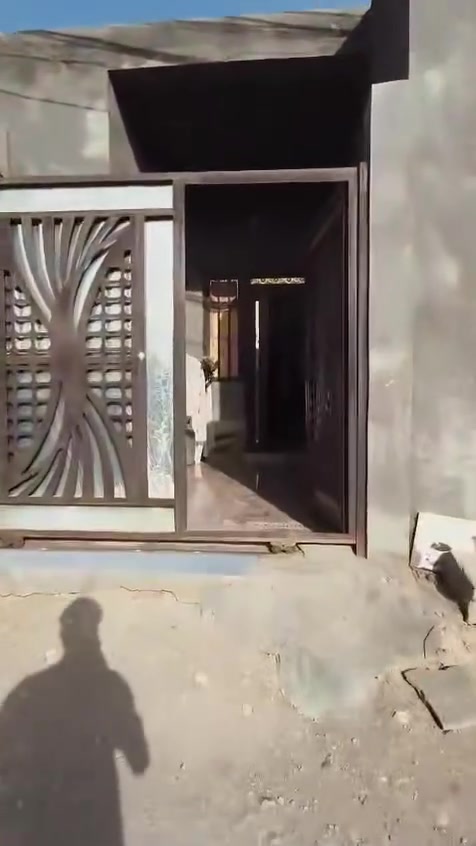 بيت 120 يحتوي ع غرفتين وصاله واستقبال ومطبخ وصحيات بناء بلوك بناء جديد العنوان السديناويه شارع فدك الزهراء مقابيل جنسيه 55وبي مجال ***********
