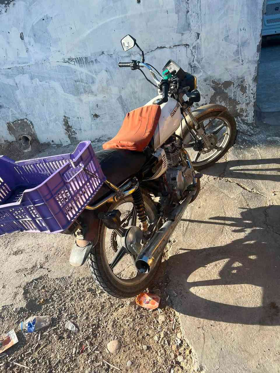 سلام عليكم سيفان موديل واحد عشرين كما سلف كله شغال سعر ٢٥٠ بس يردله عينه
***********
